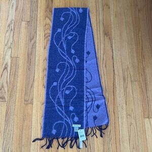 New with tags Tirrack reversible scarf